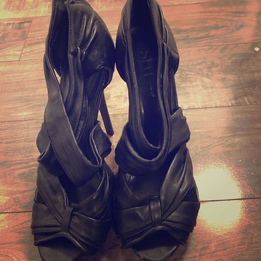 Sexy cutout platform heels